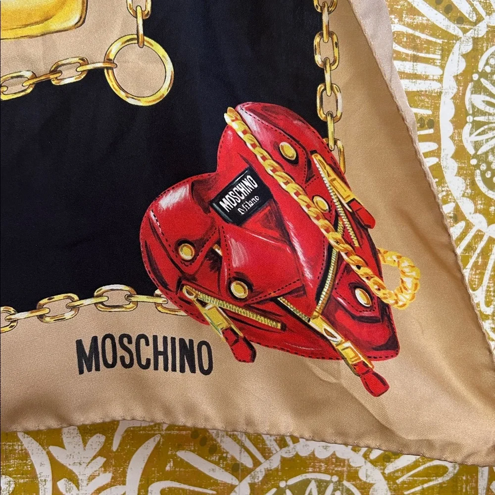 NWT MOSCHINO Silk Red/Black/Gold Heart Print Medium Square Scarf Made In Italy